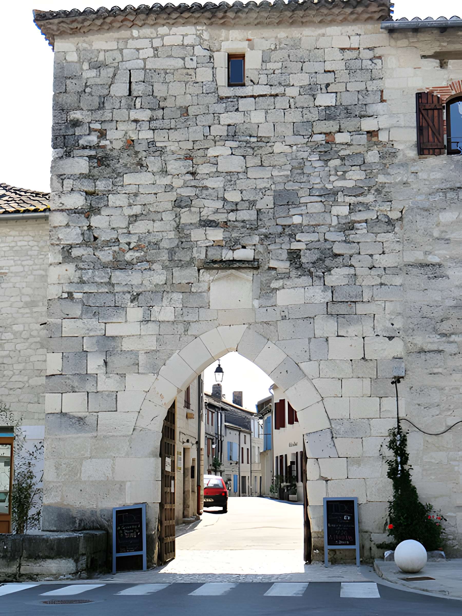 Porte de ville de Montpezat-de-Quercy