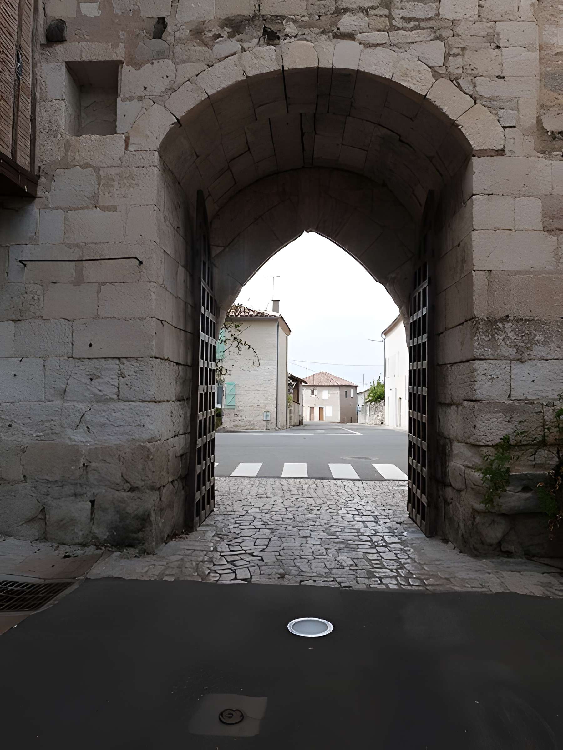 Porte de ville de Montpezat-de-Quercy