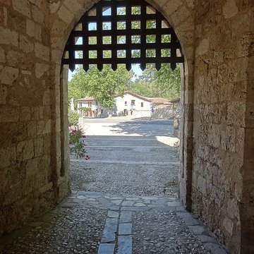 Porte de ville de Sarrant