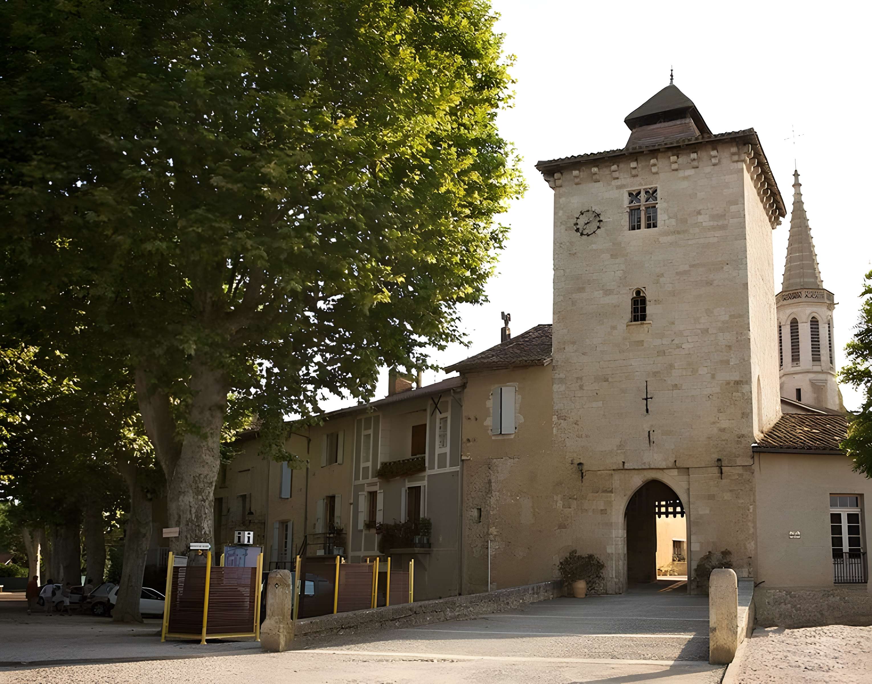 Porte de ville de Sarrant