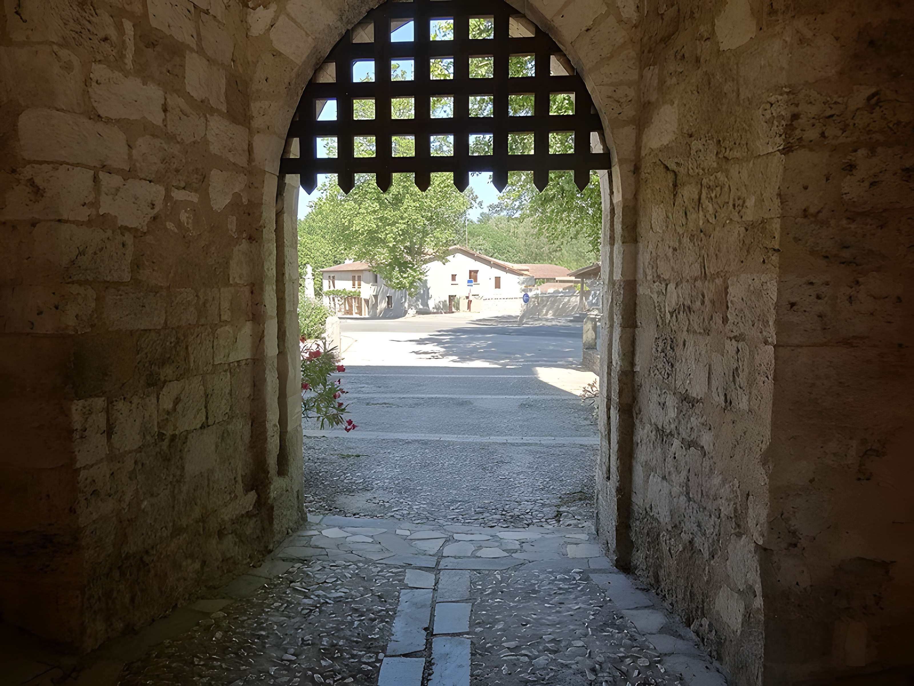 Porte de ville de Sarrant