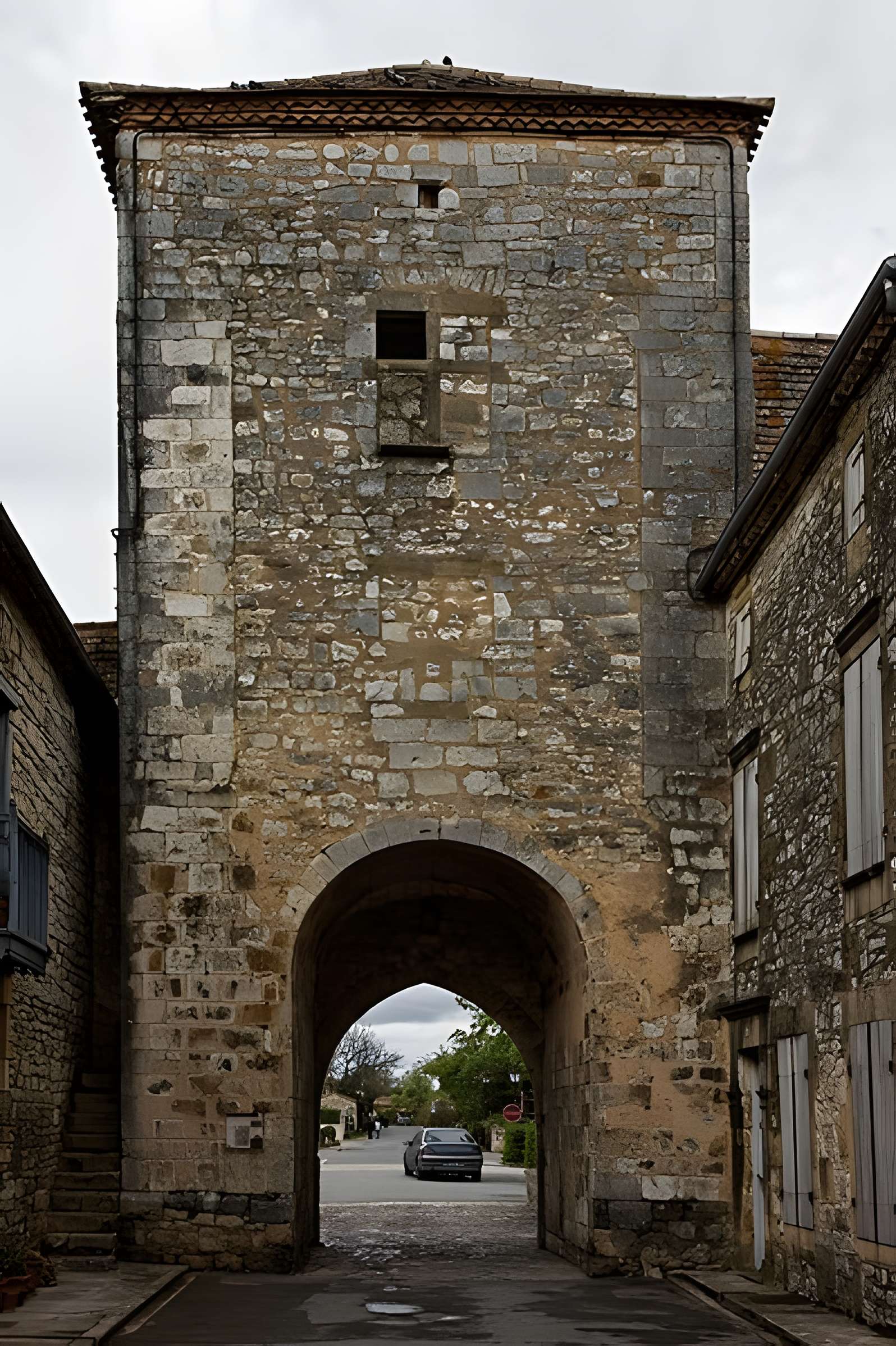 Porte de ville, Rue Saint-Jacques (nord) à Monpazier