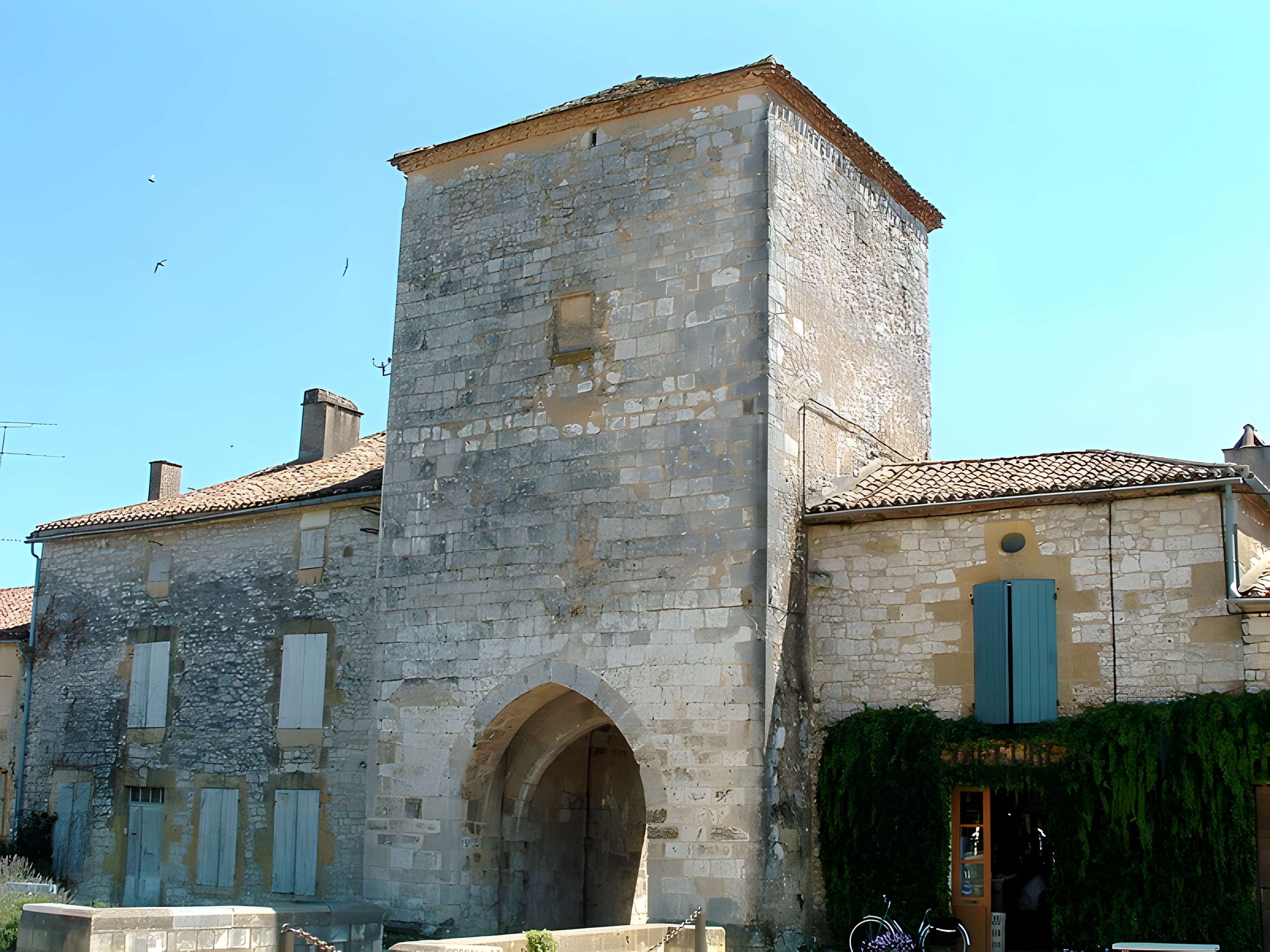 Porte de ville, Rue Saint-Jacques (nord) à Monpazier