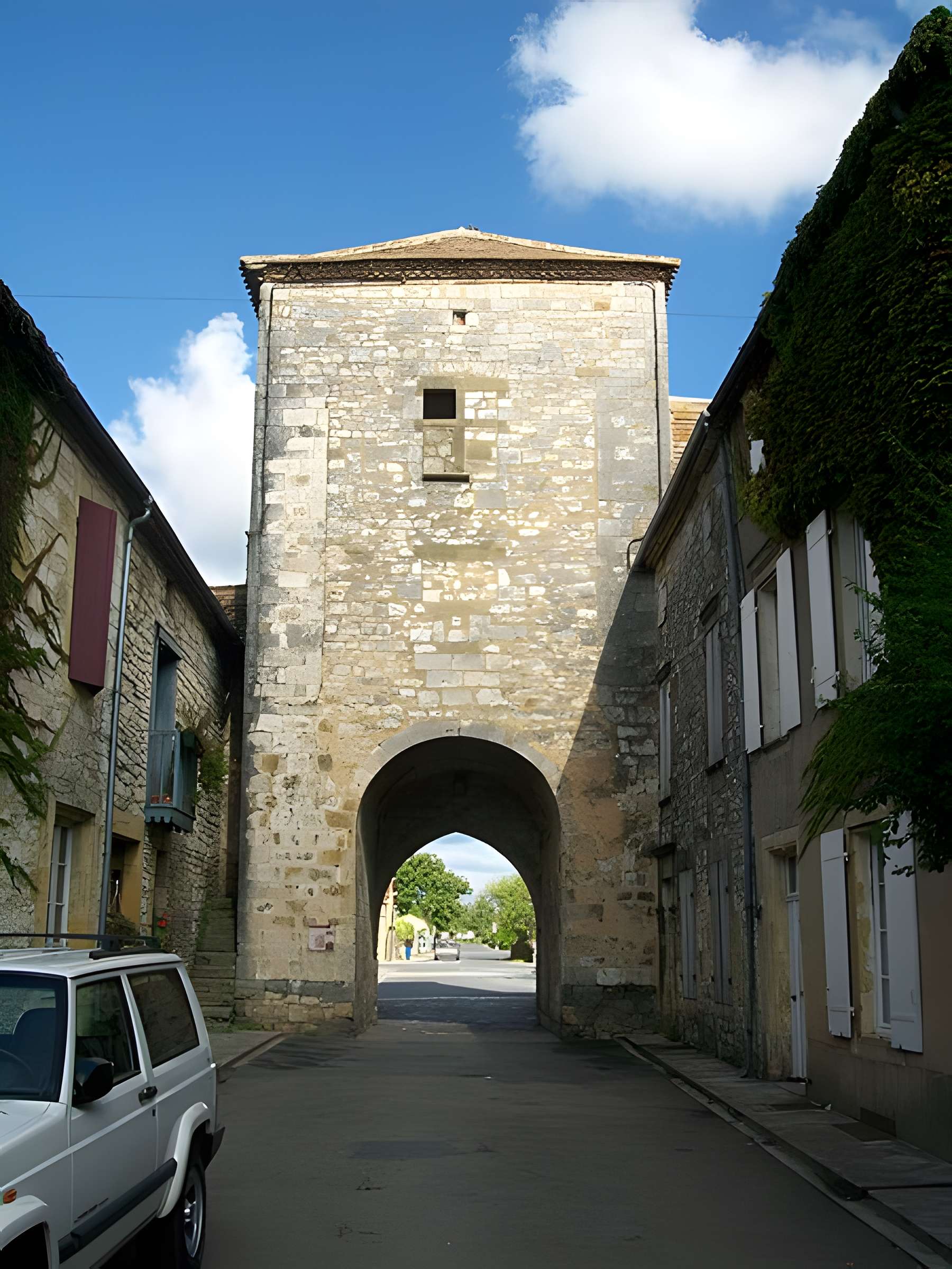Porte de ville, Rue Saint-Jacques (nord) à Monpazier