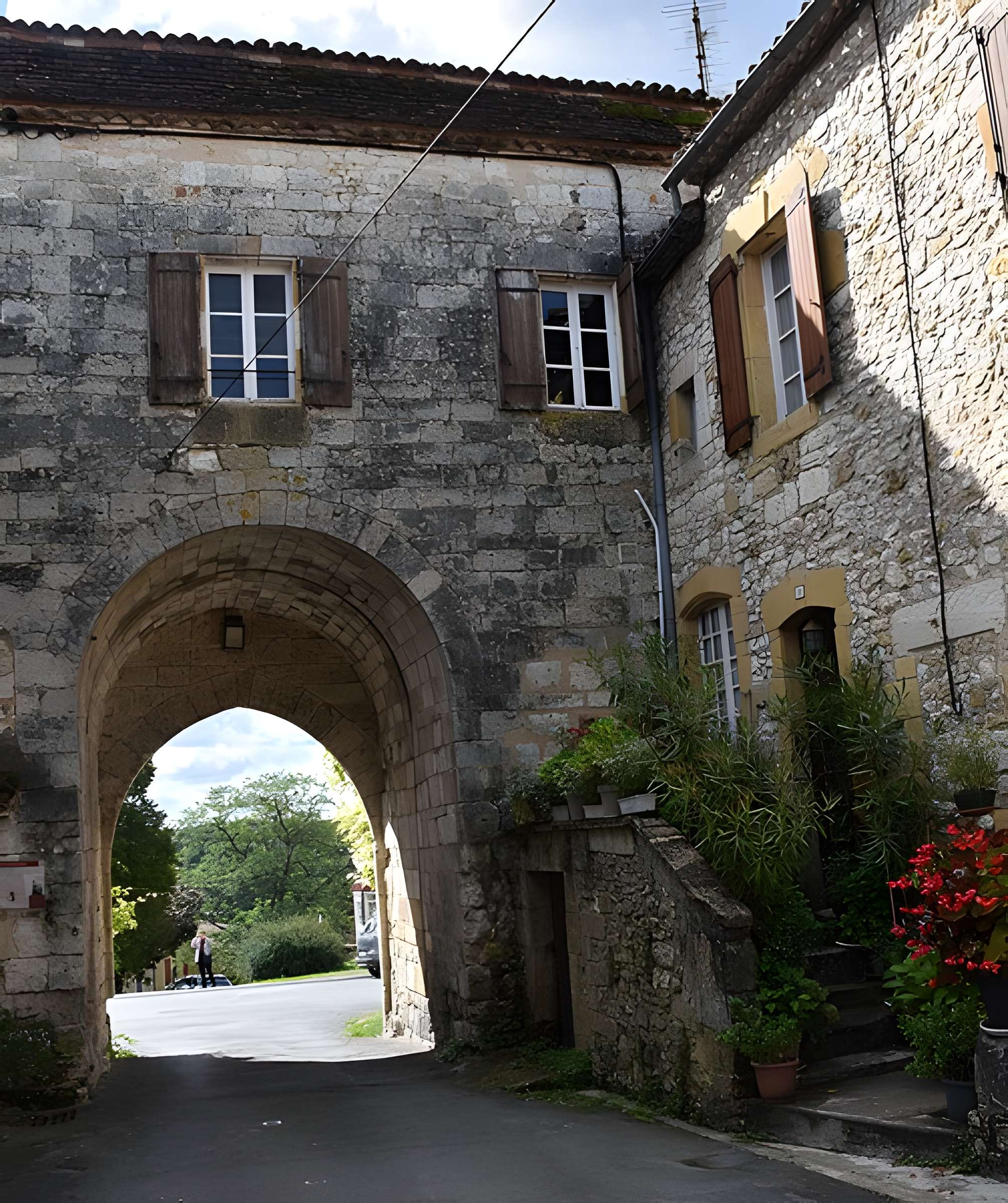 Porte de ville, Rue Saint-Jacques (sud) à Monpazier