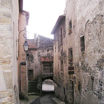 Porte des Boucheries de Saint-Saturnin
