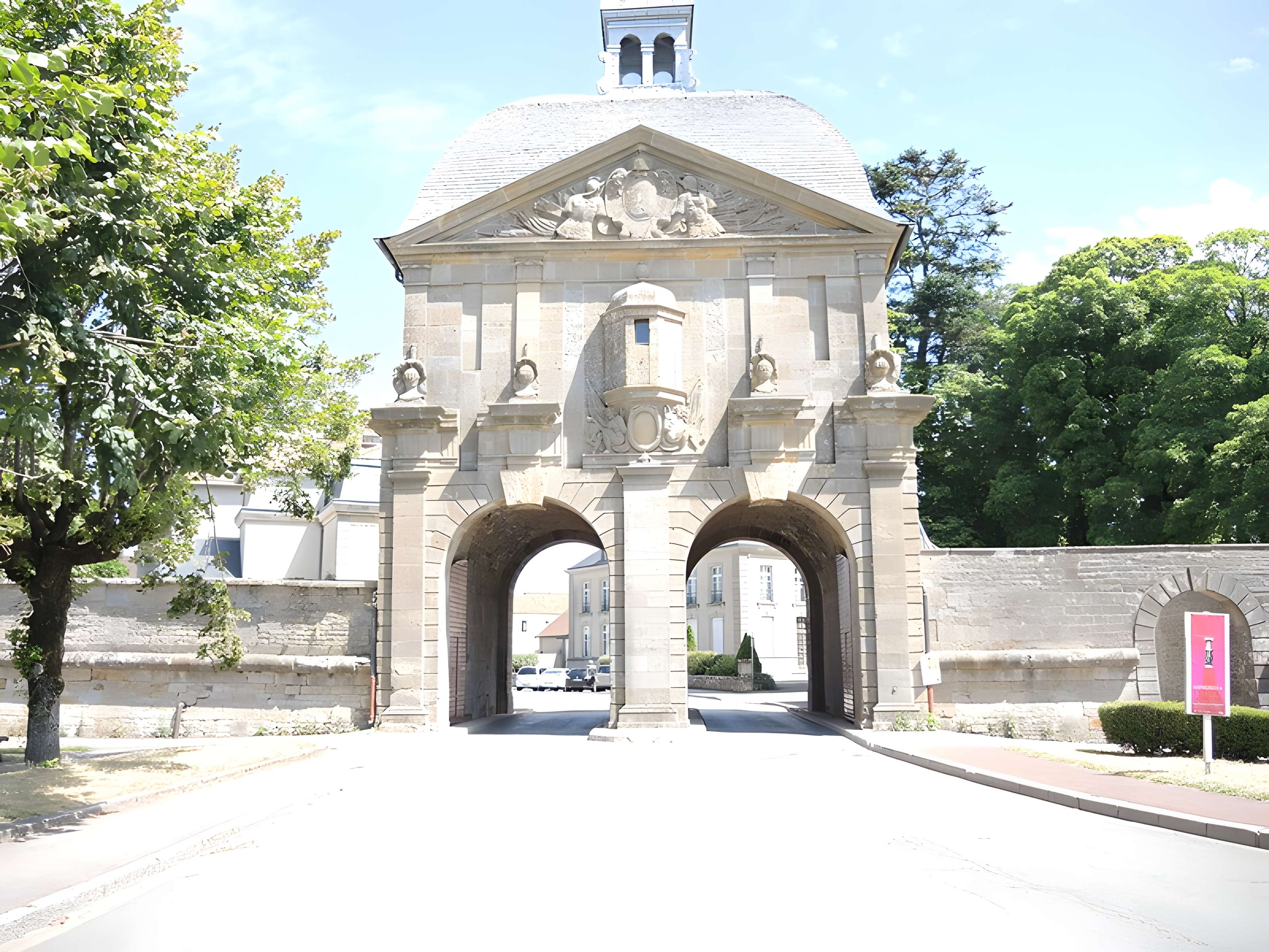 Porte des Moulins de Langres
