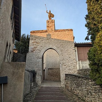 Porte du Baboin de Chazay-dAzergues