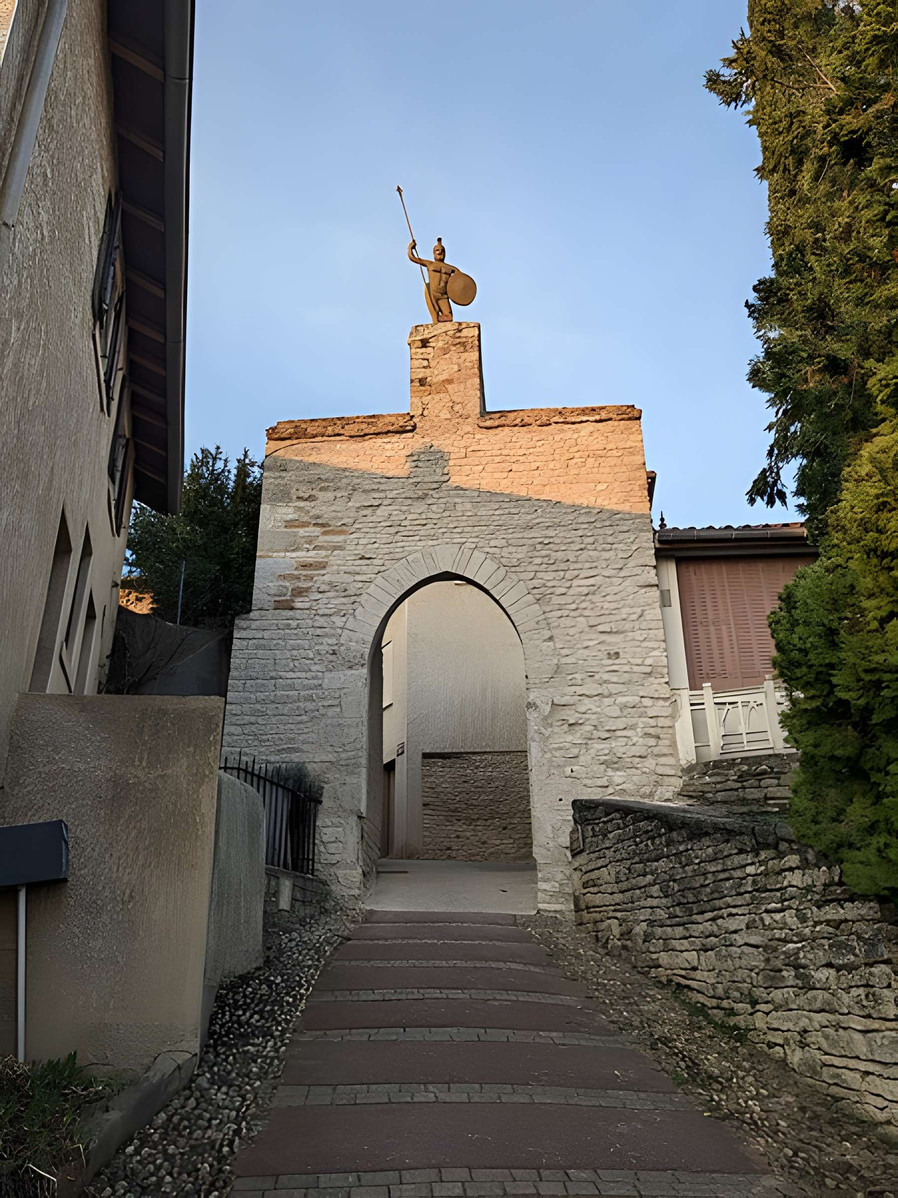 Porte du Baboin de Chazay-d'Azergues