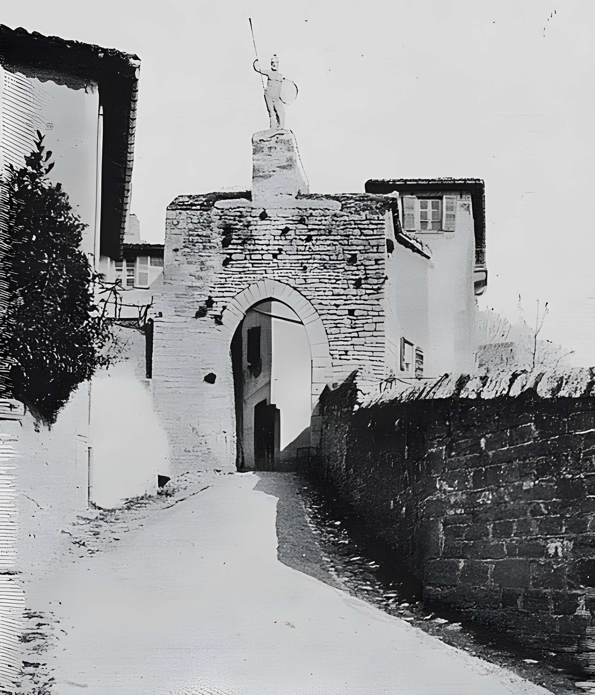 Porte du Baboin de Chazay-d'Azergues