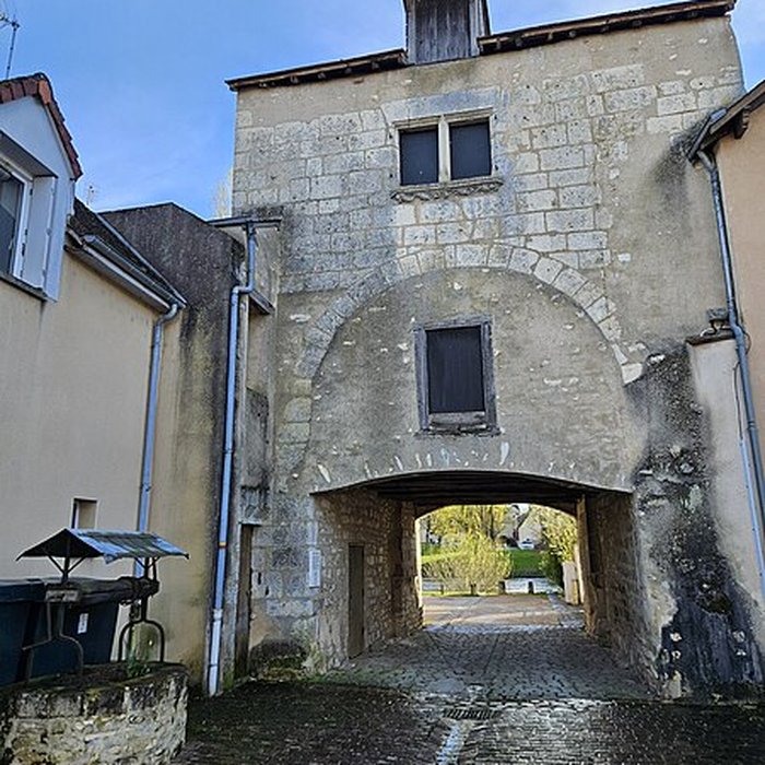 Photo de Porte du pont Perrin à Déols