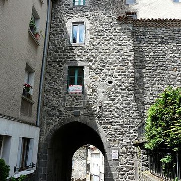Porte du Thuile de Saint-Flour