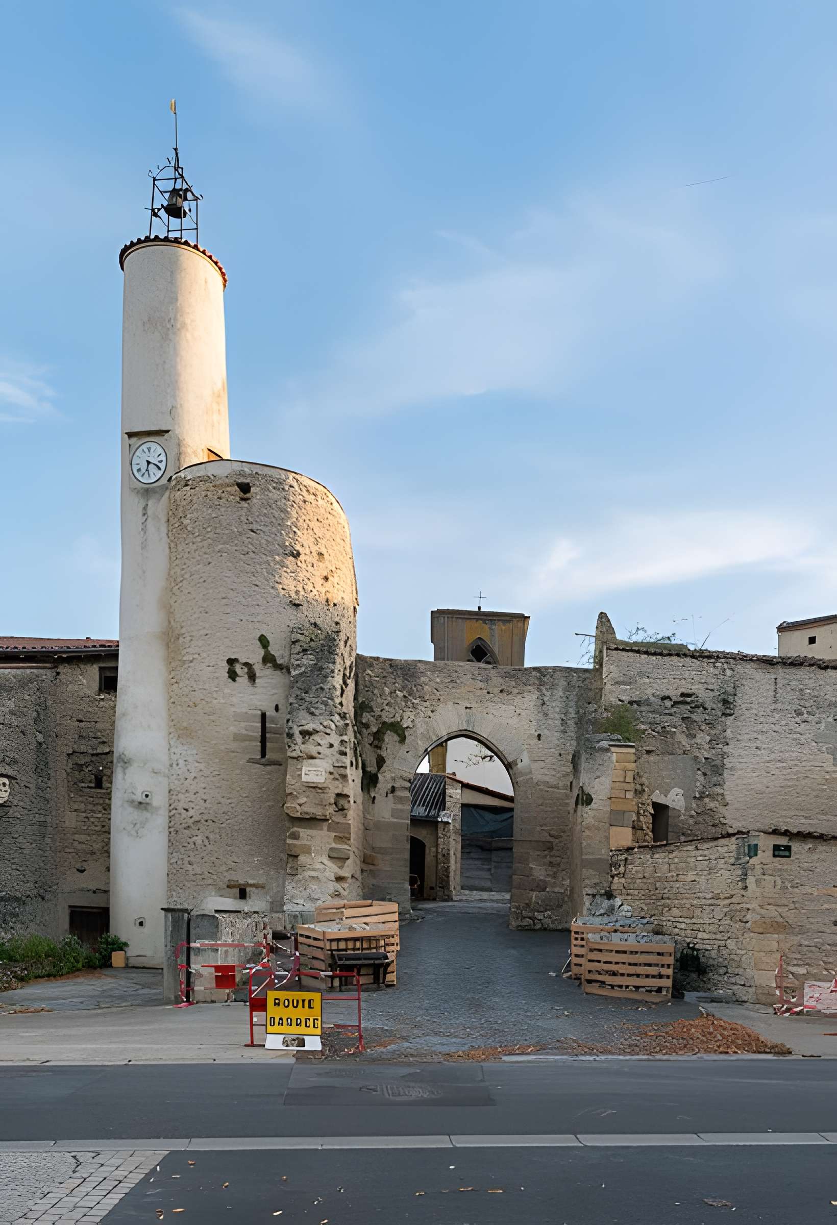 Porte fortifiée de Chas