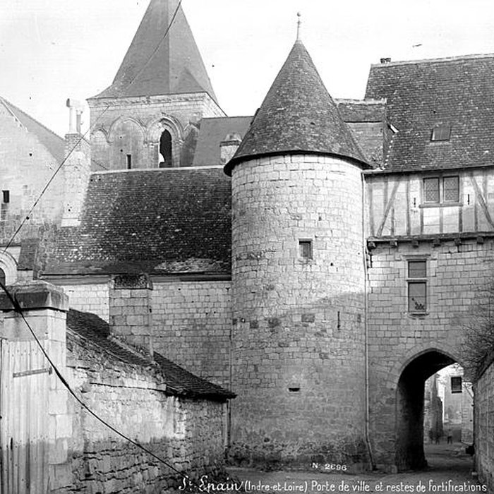 Photo de Porte fortifiée de Saint-Épain