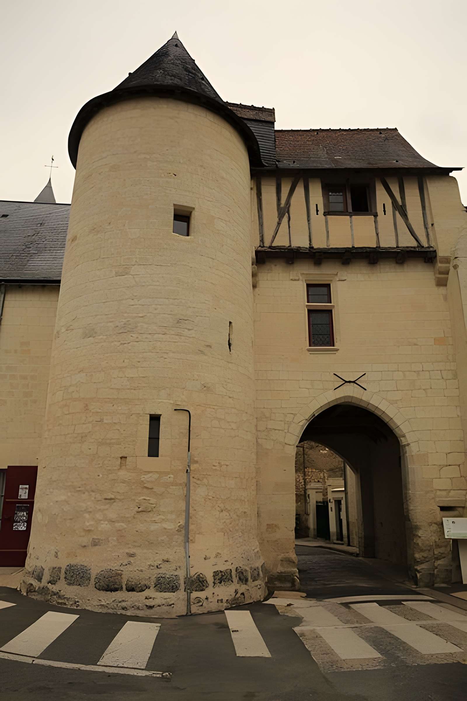 Porte fortifiée de Saint-Épain 