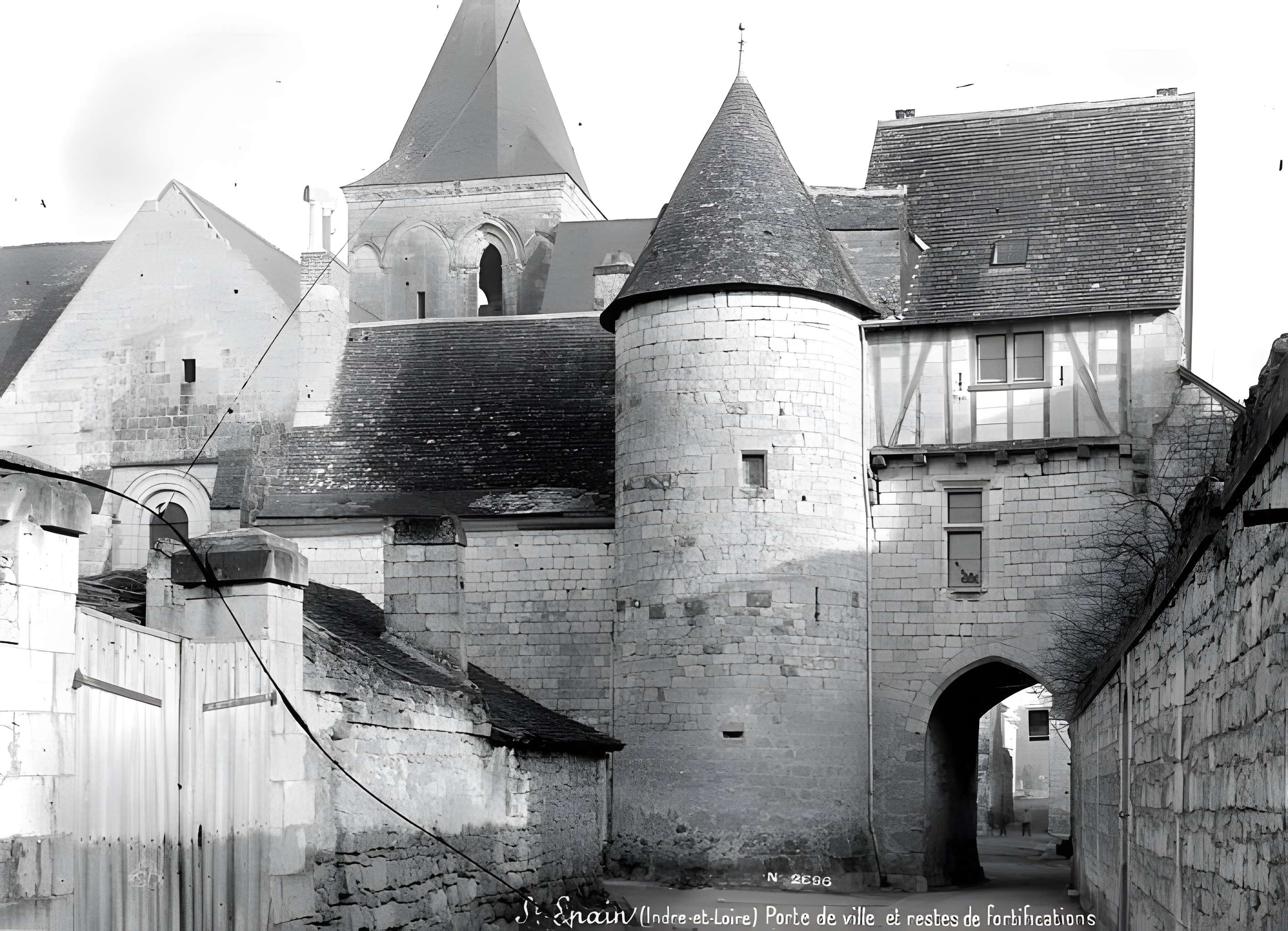 Porte fortifiée de Saint-Épain