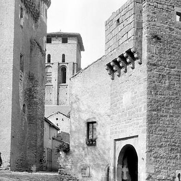 Porte fortifiée de Varen