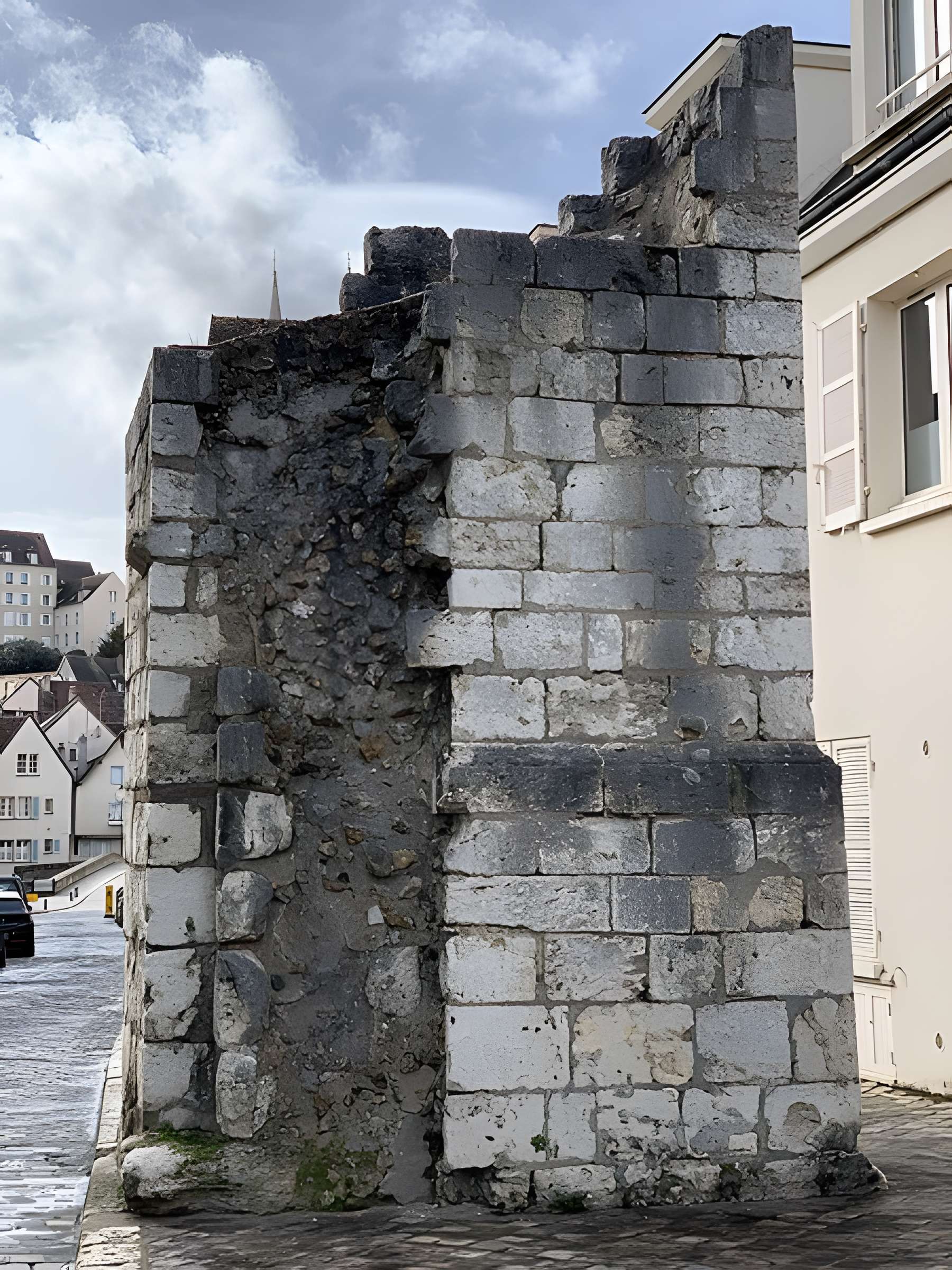 Porte Guillaume de Chartres