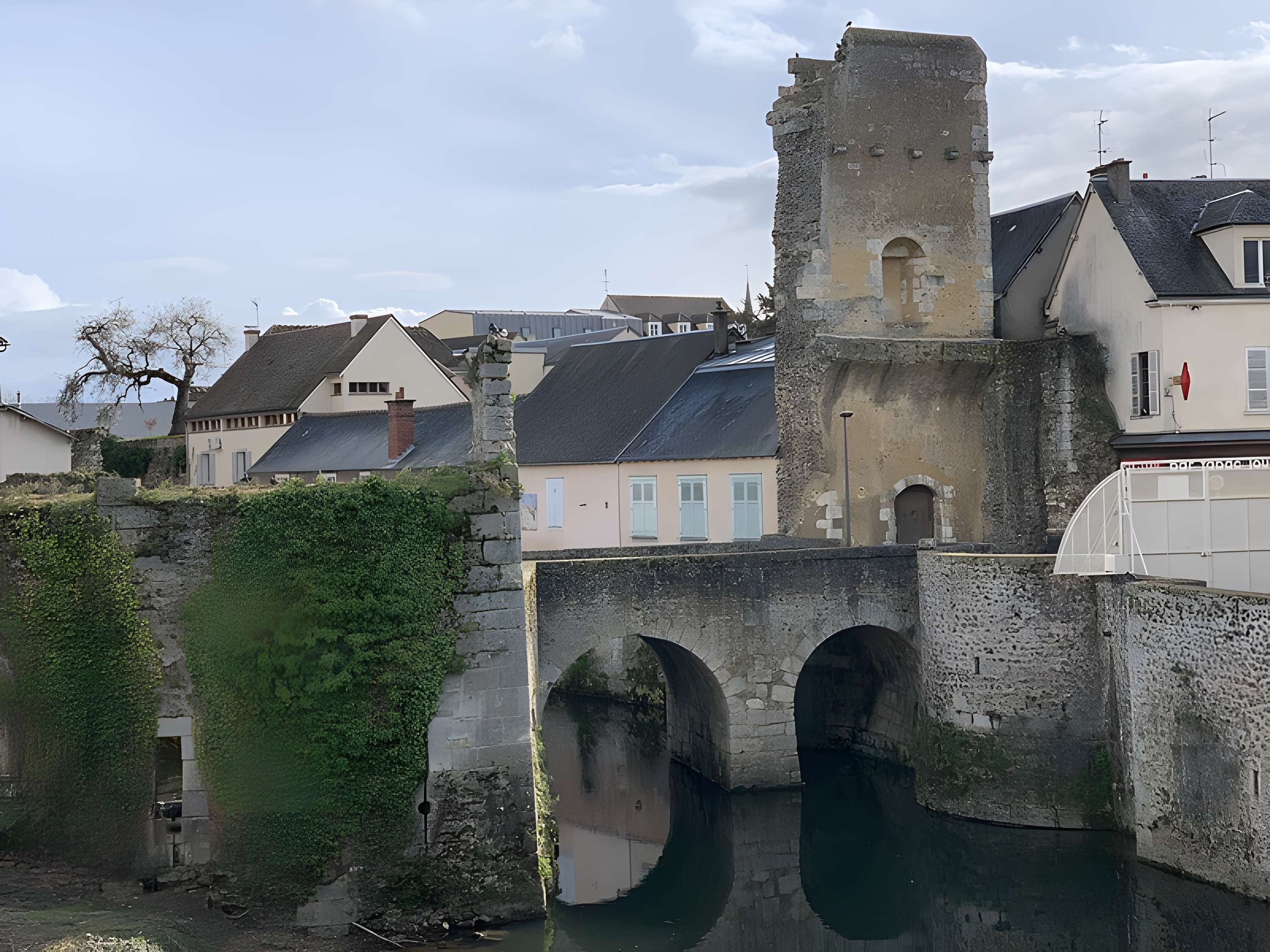 Porte Guillaume de Chartres