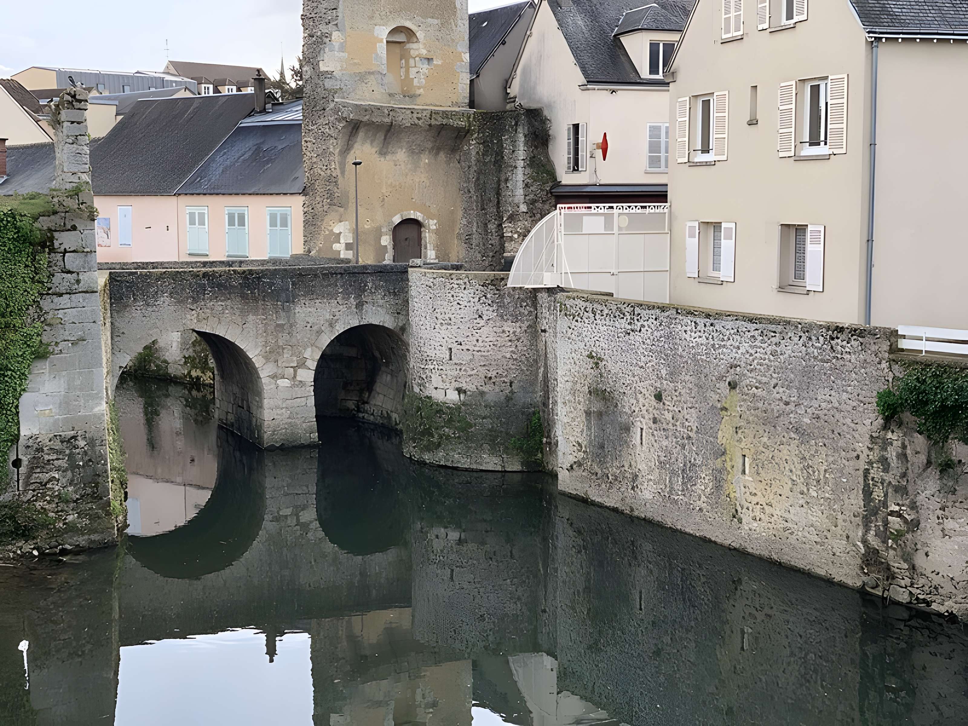 Porte Guillaume de Chartres