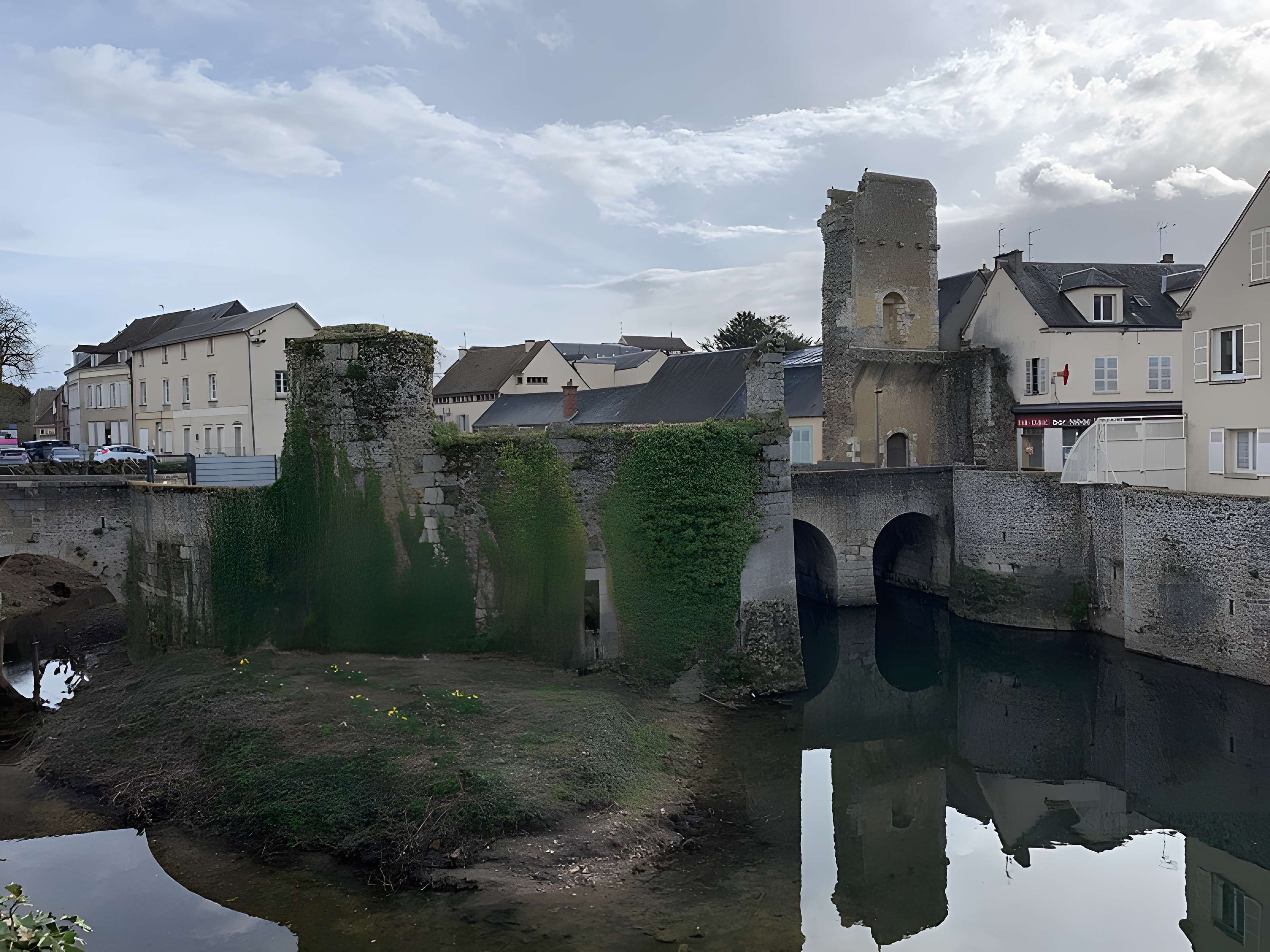 Porte Guillaume de Chartres