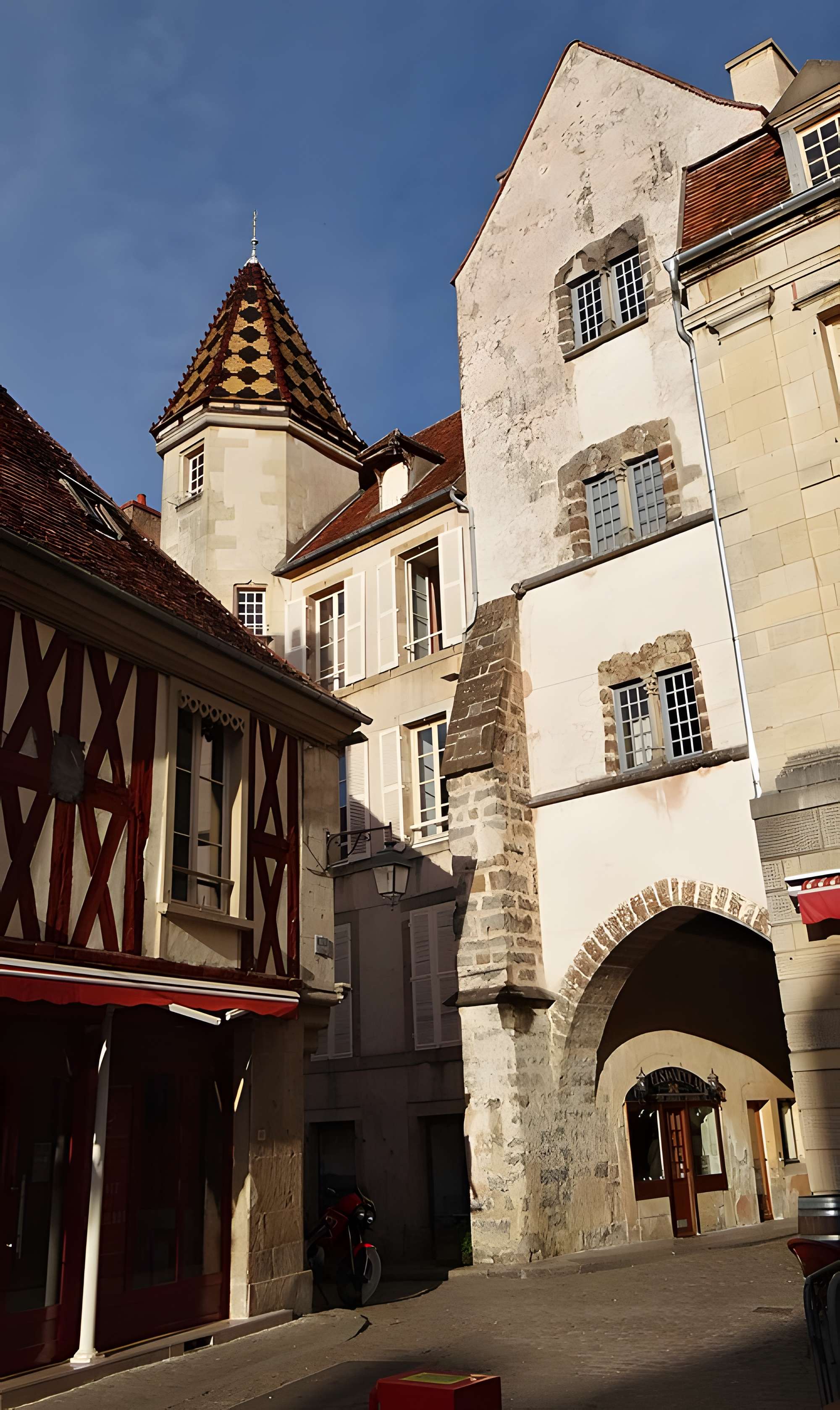 Porte Guillier de Semur-en-Auxois