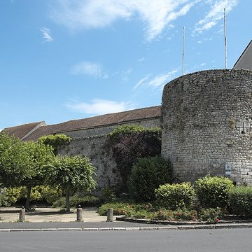 Porte Madeleine de Château-Landon