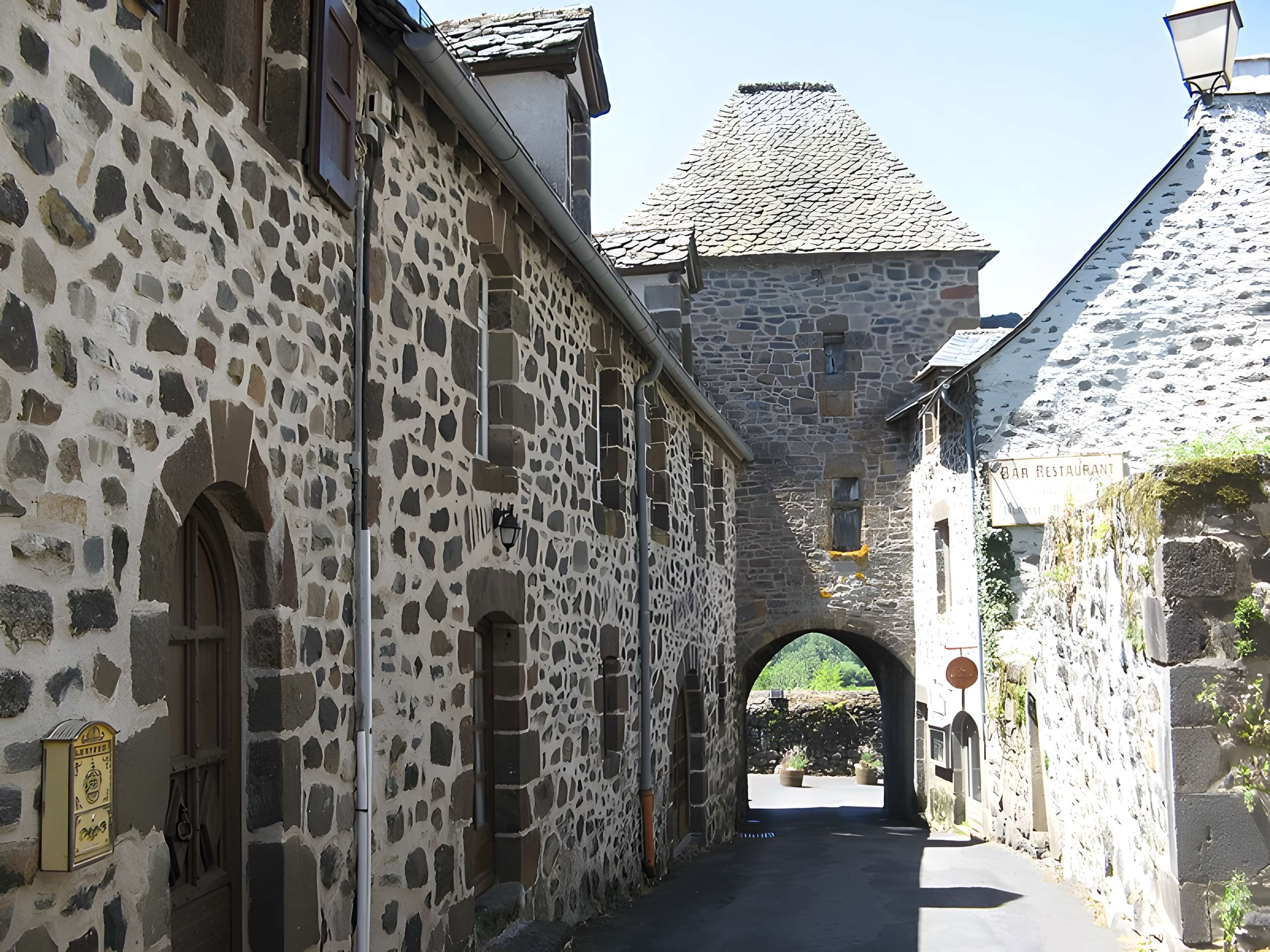 Porte Martille de Salers