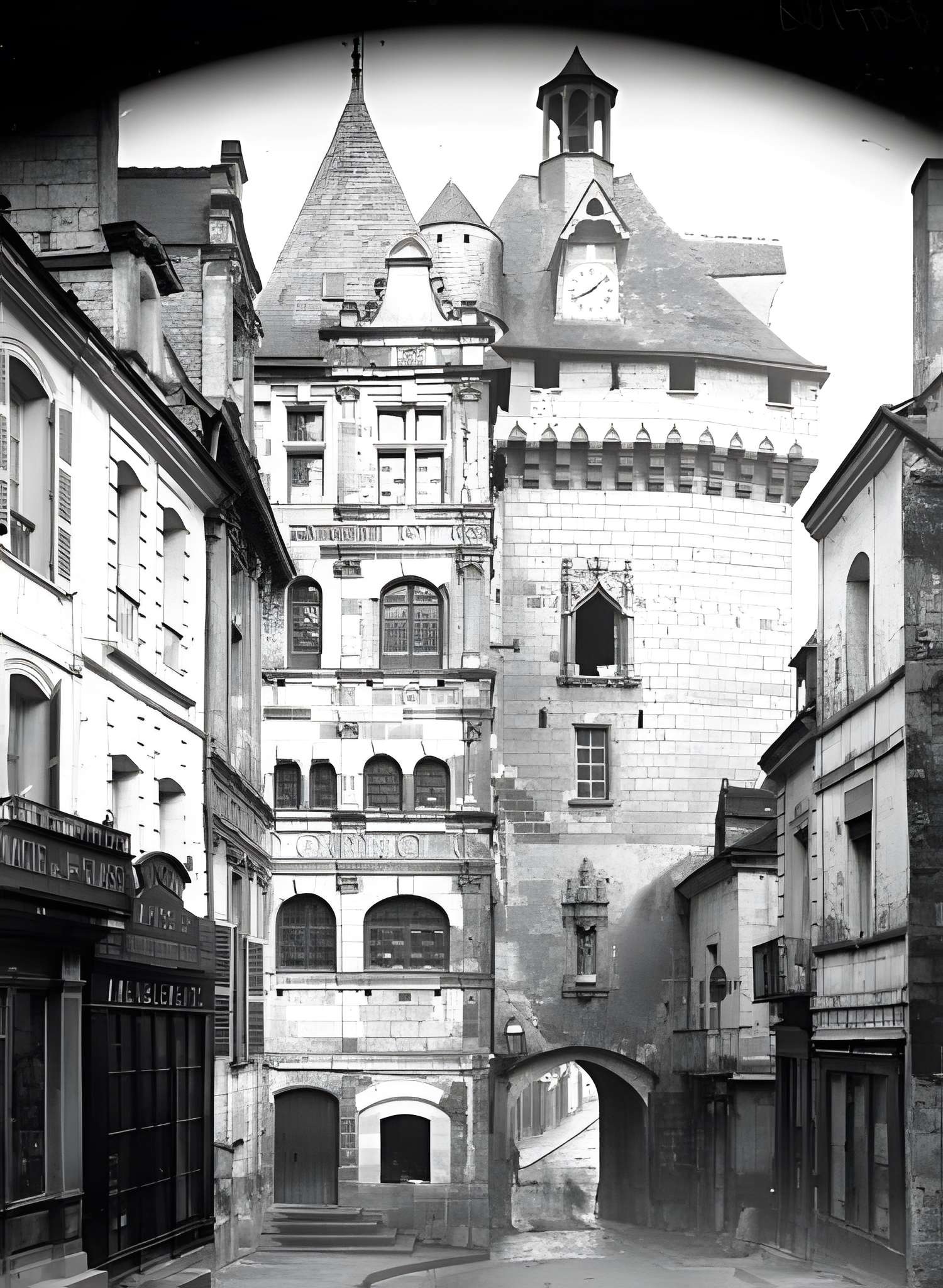 Porte Picoys de Loches