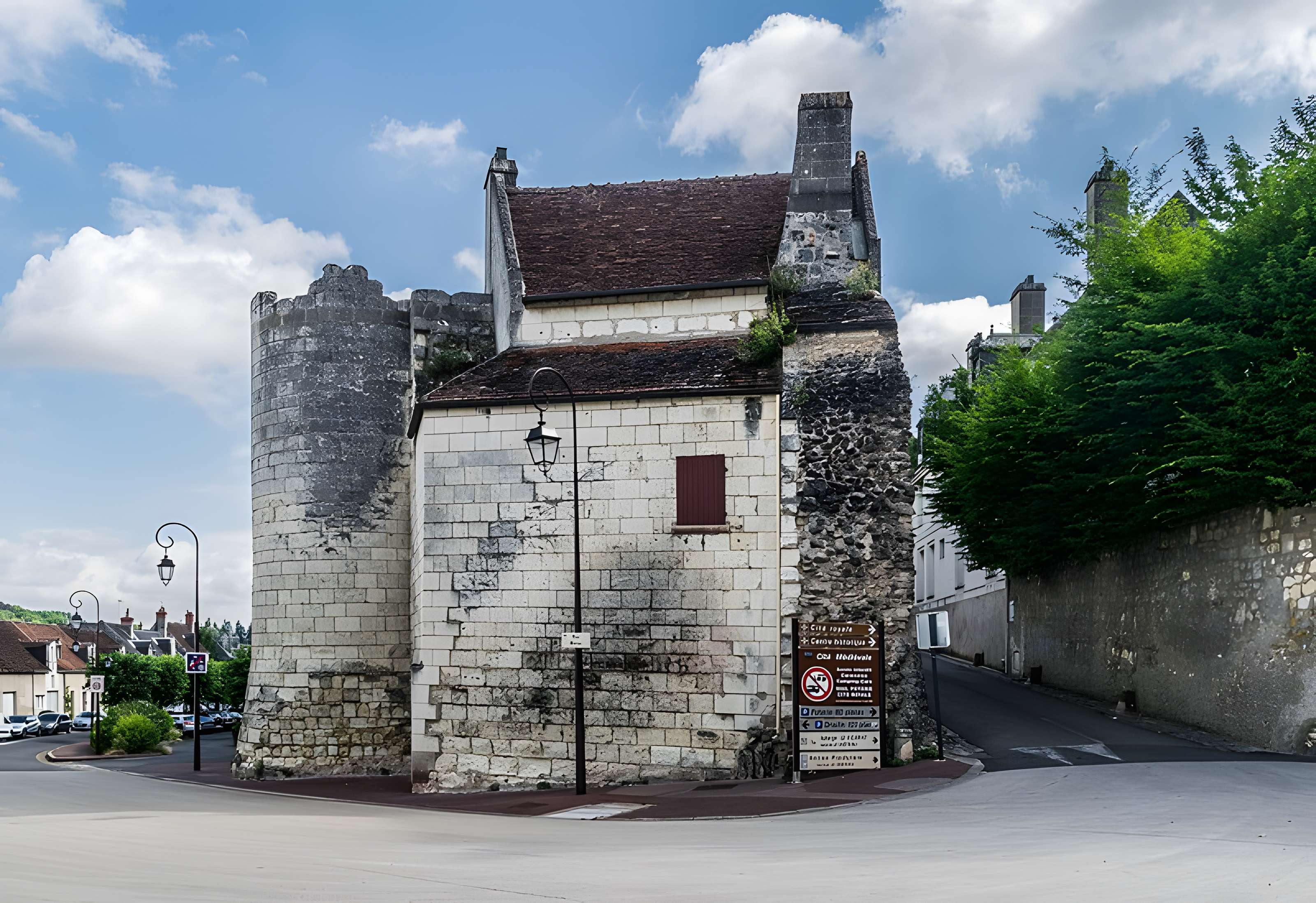 Porte Poitevine de Loches