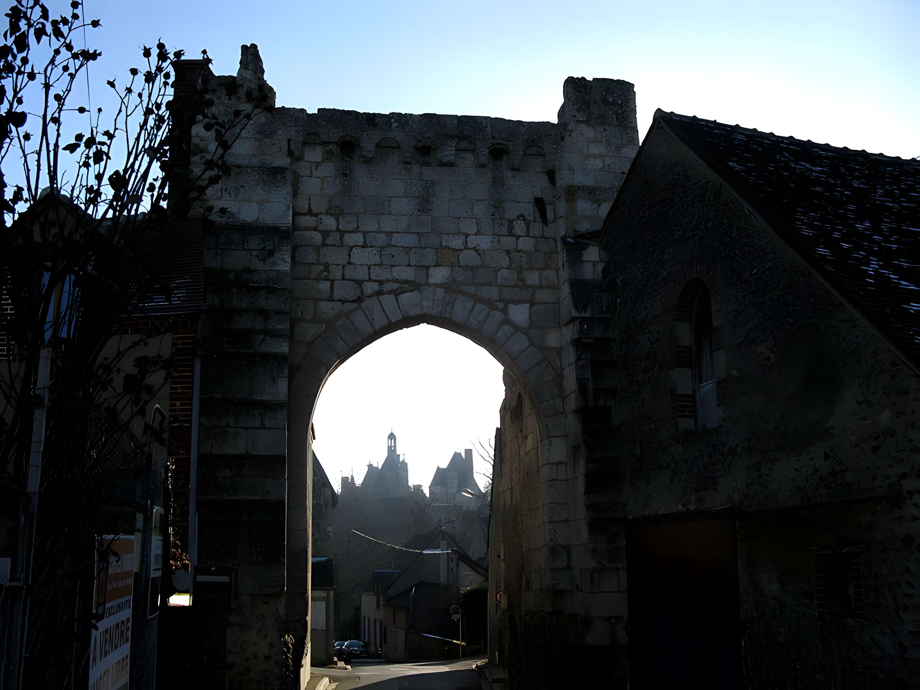 Porte Roland de Montigny-le-Gannelon 