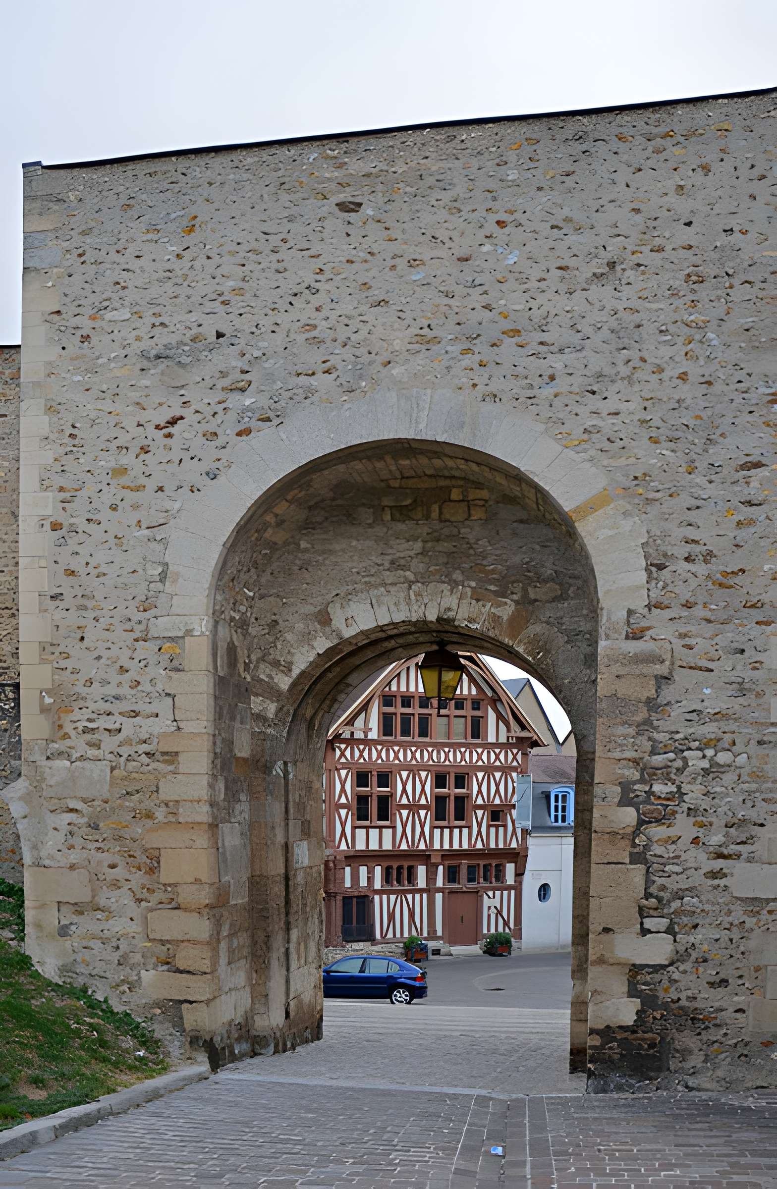 Porte Saint-Jean de Joigny