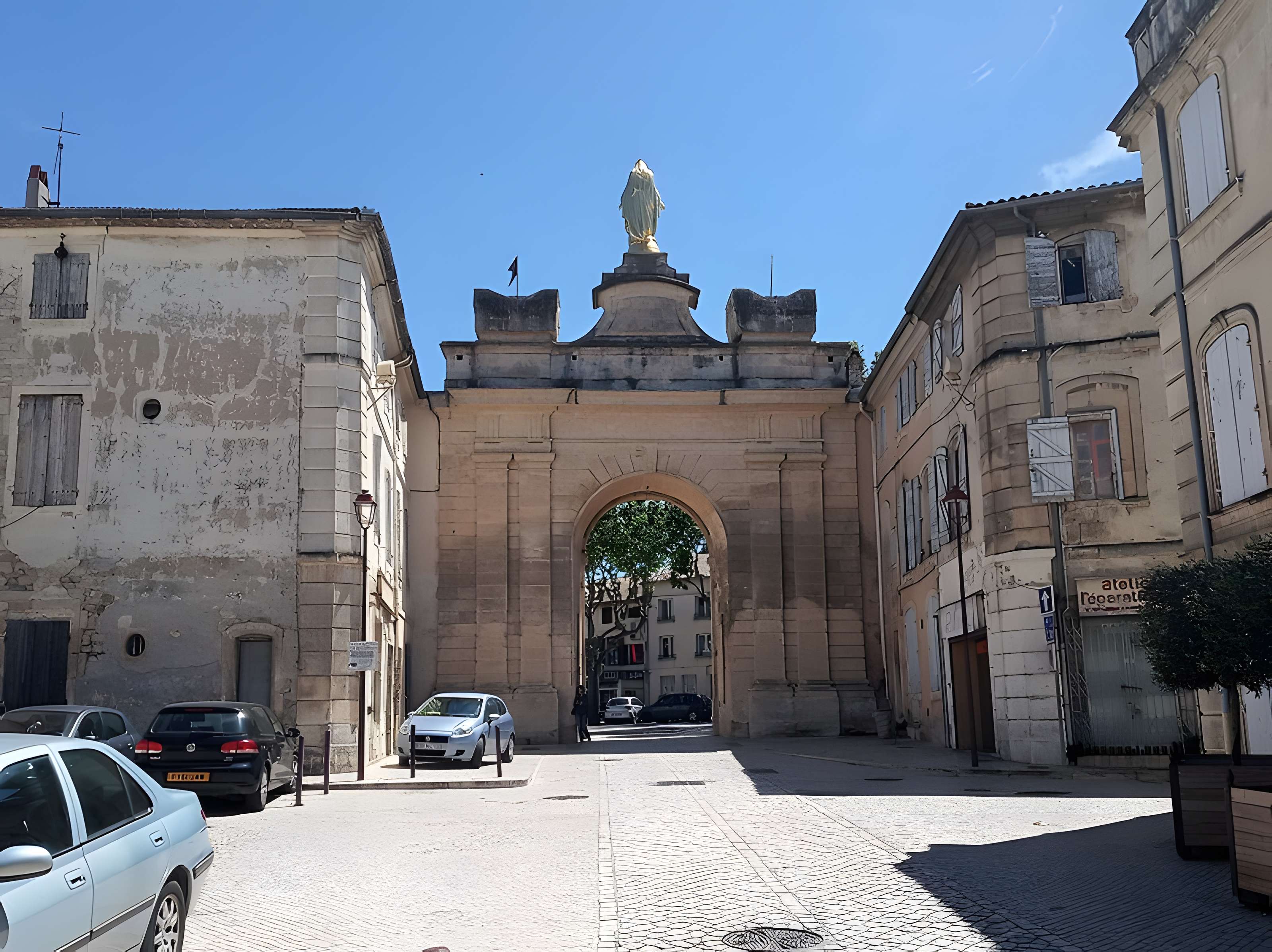 Porte Saint-Jean de Tarascon