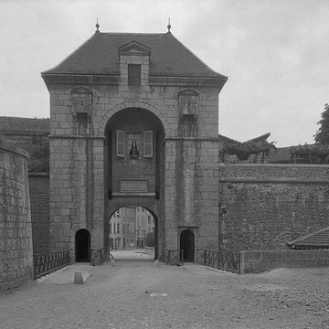 Porte Saint-Laurent de Grenoble