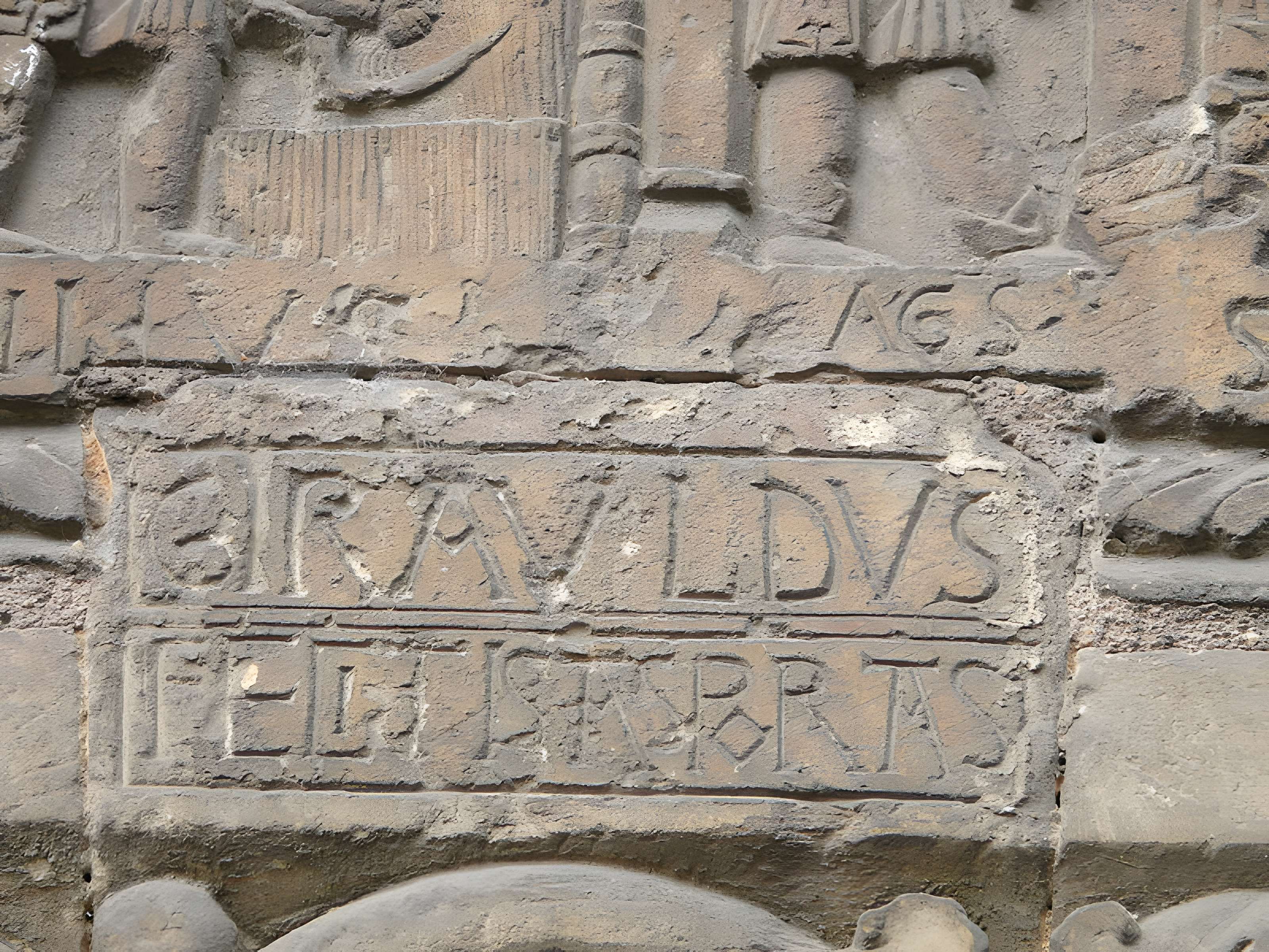 Porte Saint-Ours de la collégiale Saint-Ursin à Bourges