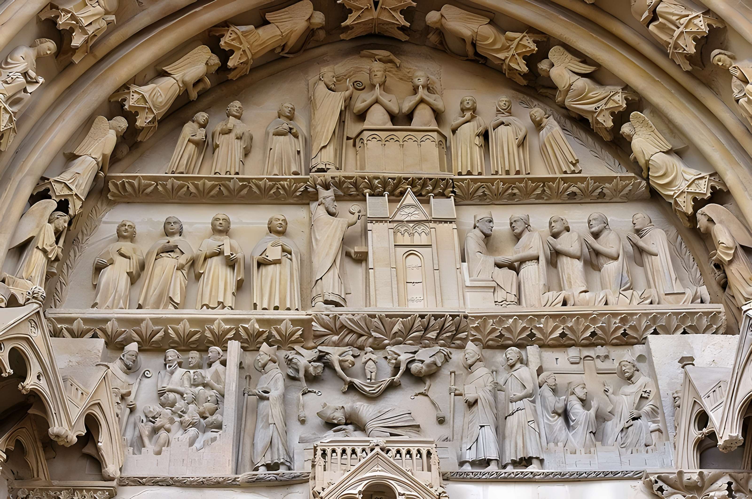 Porte Saint-Ours de la collégiale Saint-Ursin à Bourges