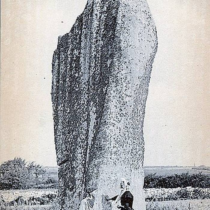 Photo de Premier menhir de Kerscaven à Penmarch