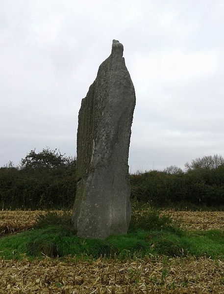 Premier menhir de Kerscaven à Penmarch