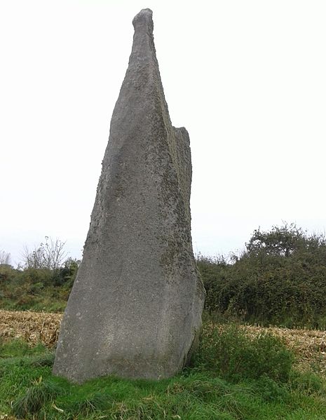 Premier menhir de Kerscaven à Penmarch