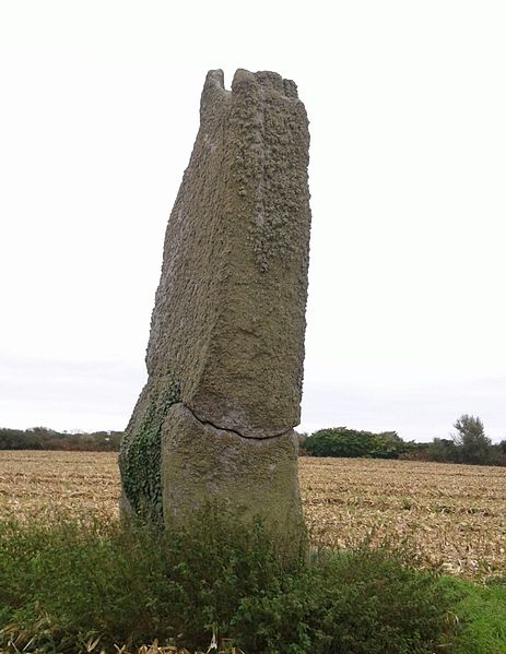 Premier menhir de Kerscaven à Penmarch