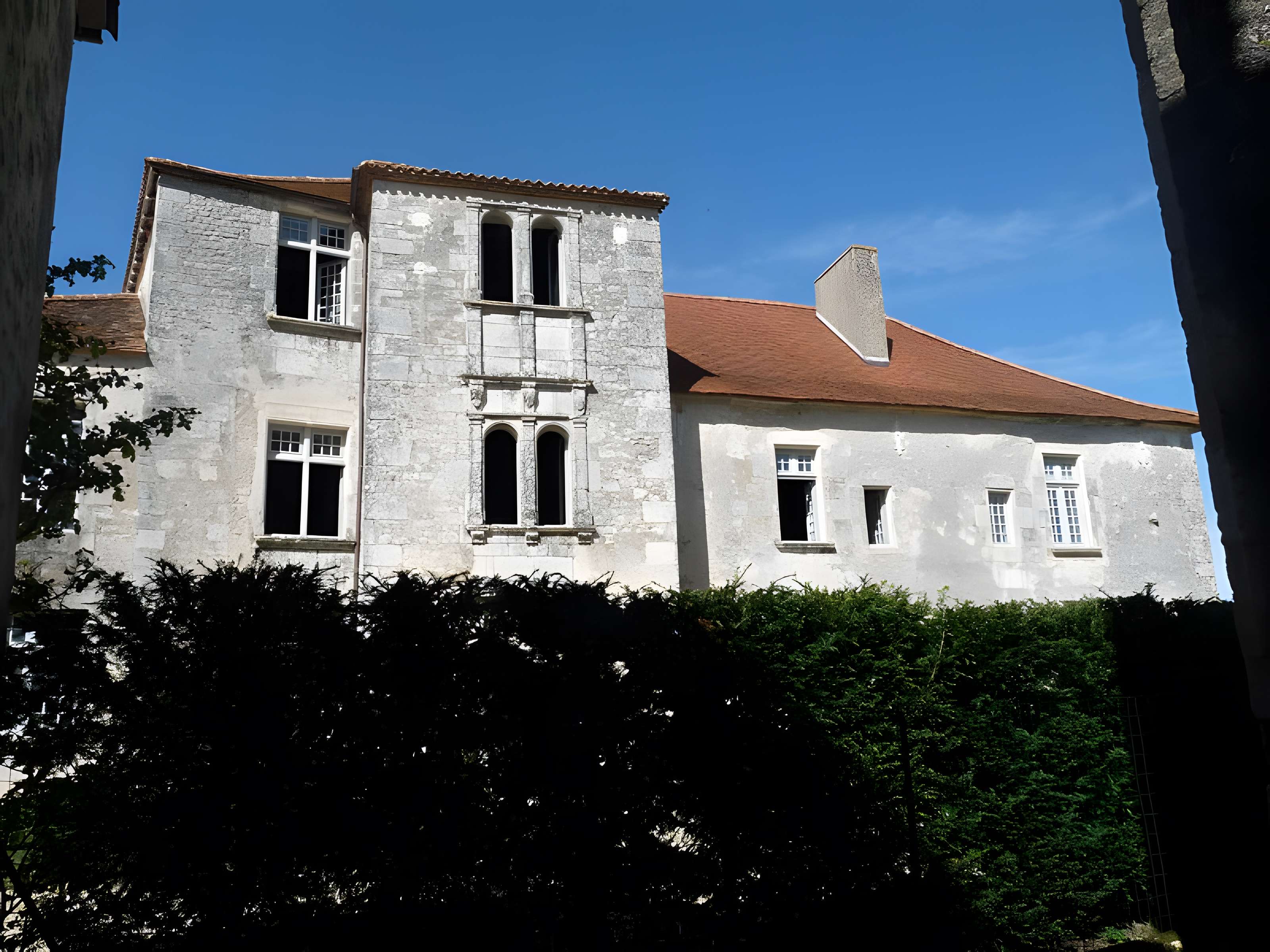 Prieuré de Charmant