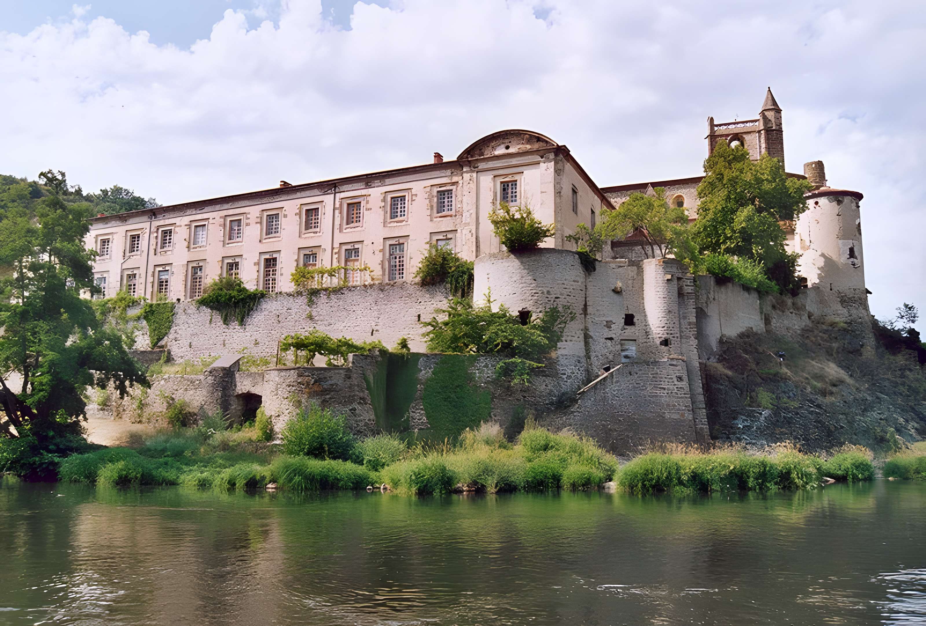 Prieuré de Lavoûte-Chilhac