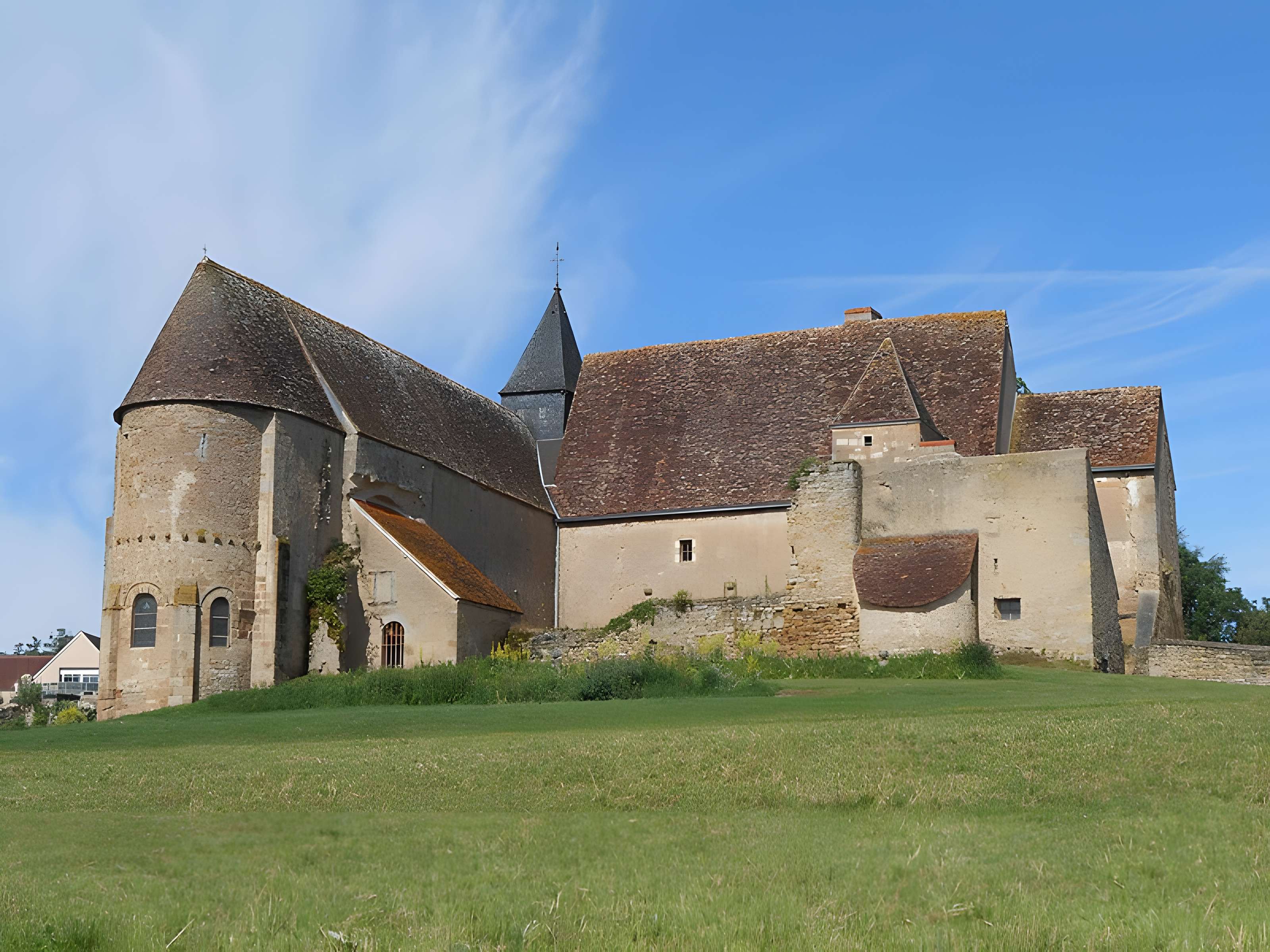 Prieuré Saint-Michel du Magny