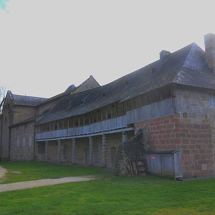 Photo de Bâtiments de lancien prieuré Saint-Xantin, dits ancien presbytère