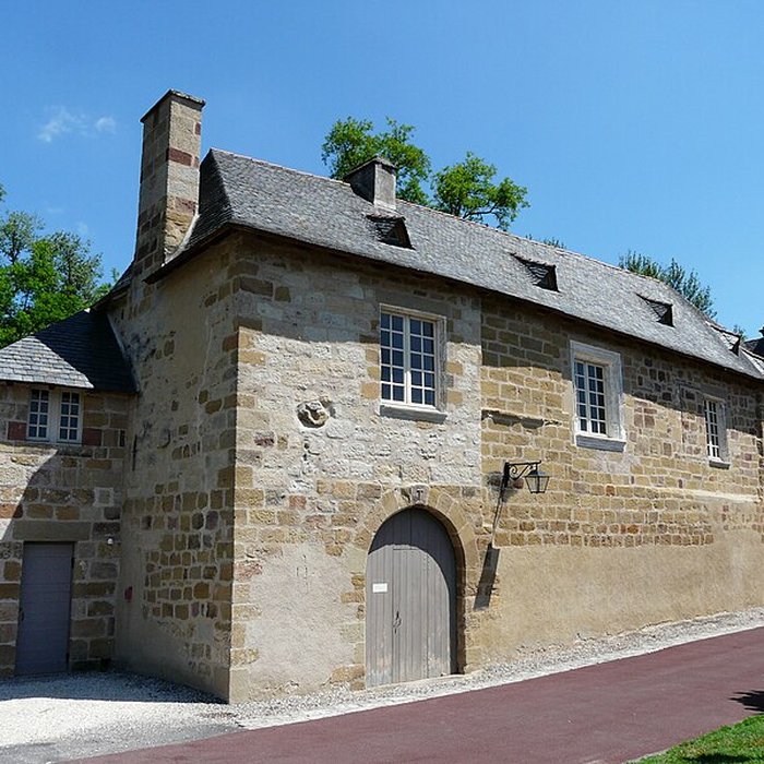 Photo de Bâtiments de lancien prieuré Saint-Xantin, dits ancien presbytère