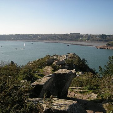 Promontoire préhistorique barré de Rochan Evned à Ploubazlanec