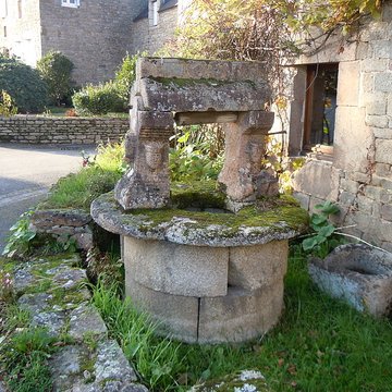 Puits et niche du Lion de Lanvaudan