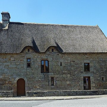 Puits et niche du Lion de Lanvaudan