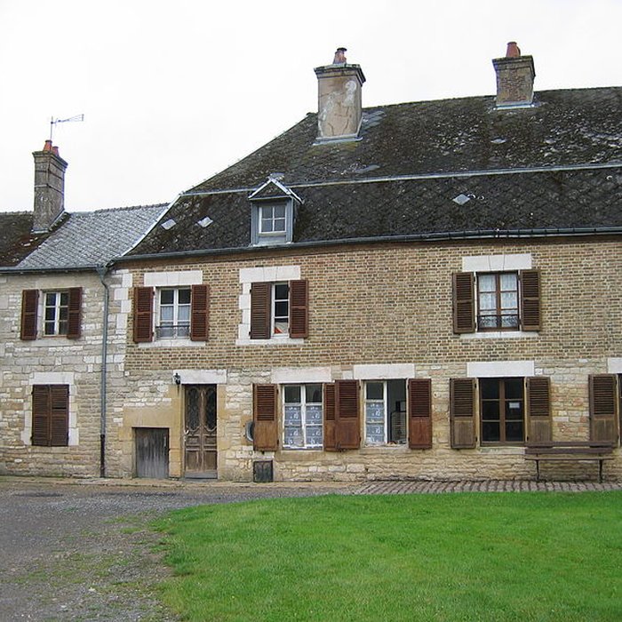 Photo de Relais de poste à chevaux à Launois-sur-Vence