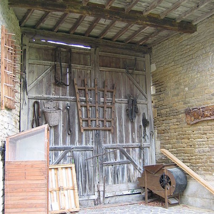 Photo de Relais de poste à chevaux à Launois-sur-Vence